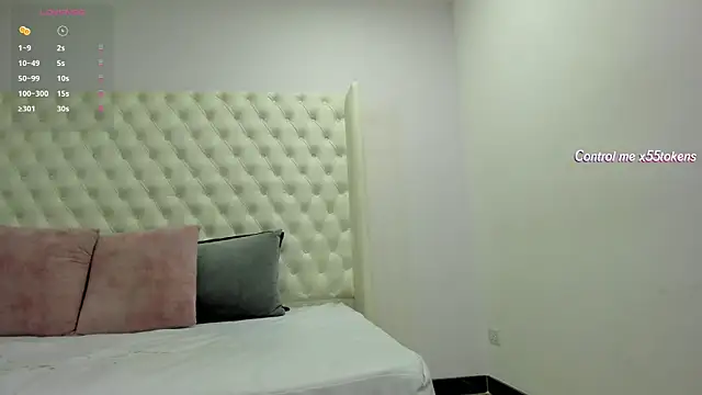 Emily Hudson  online show from December 18, 2025, 11:19 pm