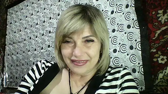 Lia Ray online show from October 19, 2025, 6:43 pm