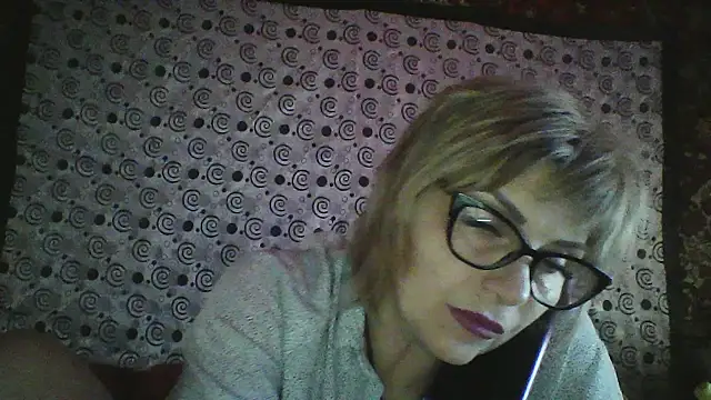 Lia Ray online show from November 22, 2025, 8:40 pm