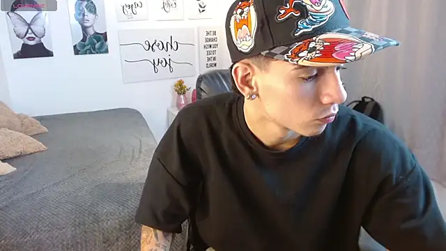 AmethystShadow17 online show from November 5, 2025, 3:48 pm