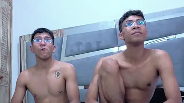 Desire4Duo online show from December 5, 2025, 2:04 pm