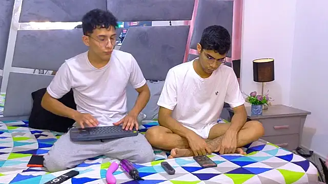 Desire4Duo online show from November 11, 2025, 1:39 pm