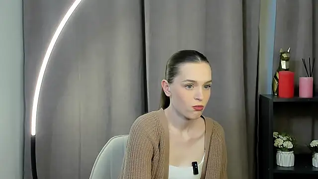 BritneySabeiha online show from October 22, 2025, 3:22 pm