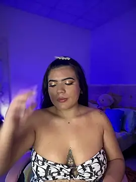 Snapshot of -MACA- chatting on October 18, 2025, 10:01 pm -MACA- online show from October 18, 2025, 10:01 pm