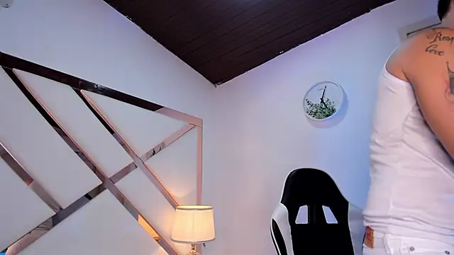 Justin valverde online show from March 19, 2026, 2:33 am