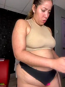 Yvonny27 online show from November 29, 2025, 8:36 am