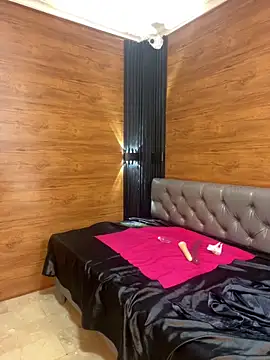 Yvonny27 online show from February 26, 2026, 1:11 pm