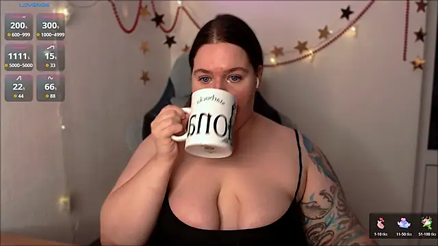 SummerTina online show from December 4, 2025, 10:20 pm