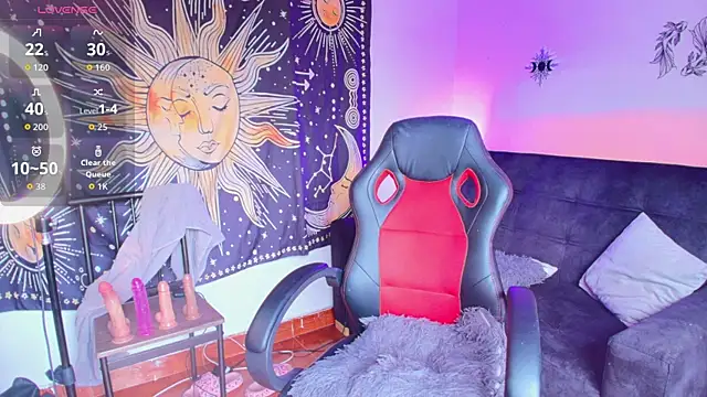 Cat  Moon   online show from July 17, 2026, 8:17 pm