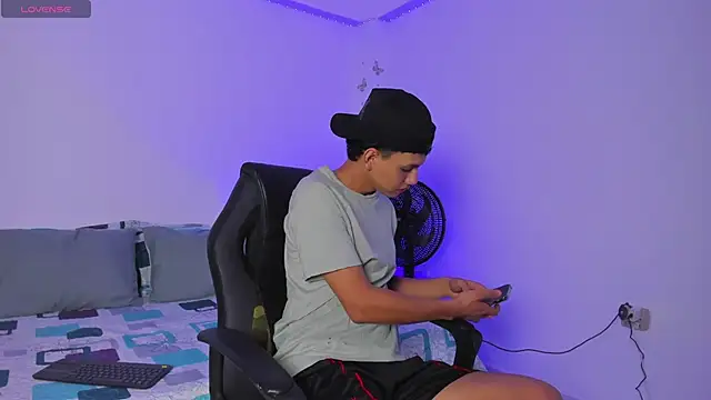 Snapshot of Axel_Cody_ chatting on October 26, 2025, 12:05 pm Axel Cody online show from October 26, 2025, 12:05 pm