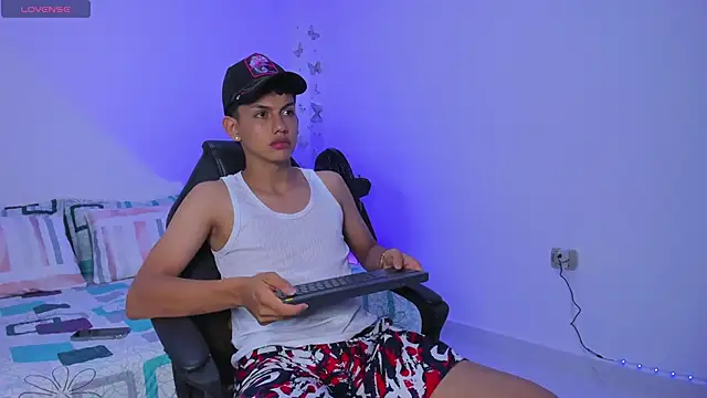 Snapshot of Axel_Cody_ chatting on October 25, 2025, 11:42 am Axel Cody online show from October 25, 2025, 11:42 am