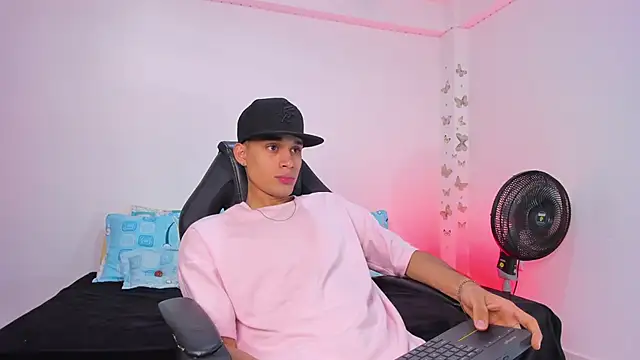 Snapshot of Axel_Cody_ chatting on November 20, 2025, 6:52 pm Axel Cody online show from November 20, 2025, 6:52 pm