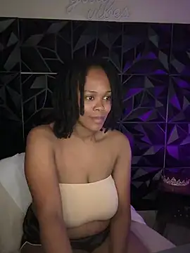 Snapshot of Icandysweet chatting on August 2, 2026, 2:43 am Icandysweet online show from August 2, 2026, 2:43 am