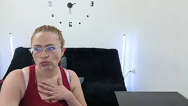 lesb milf online show from March 9, 2026, 4:10 pm