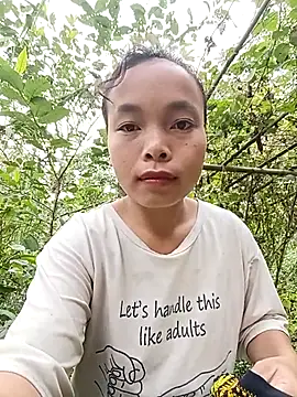 Snapshot of Nguyet2k4 chatting on October 28, 2025, 2:01 am Nguyet2k4 online show from October 28, 2025, 2:01 am