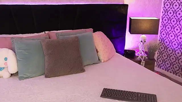 mariianna lopez  online show from February 25, 2026, 7:14 pm