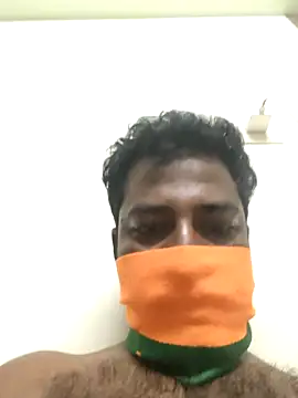 Snapshot of Vickyins480000 chatting on December 5, 2025, 9:23 pm Vickyins480000 online show from December 5, 2025, 9:23 pm