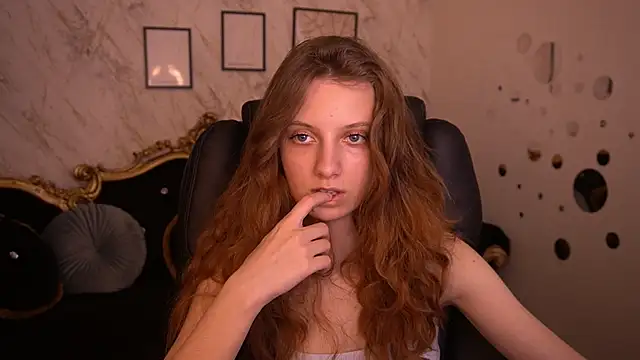 CuteeFoxy online show from June 1, 2026, 1:00 pm