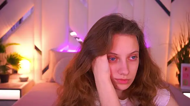 CuteeFoxy online show from March 9, 2026, 1:25 pm