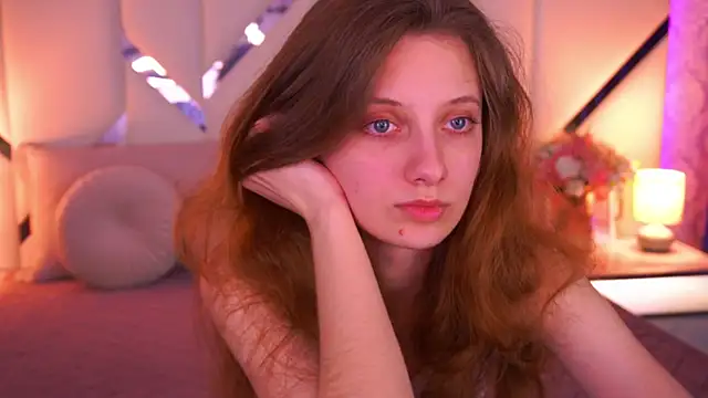 CuteeFoxy online show from April 14, 2026, 1:27 pm