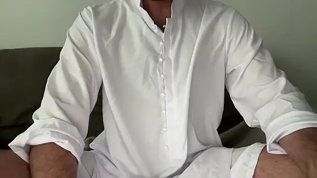 Snapshot of yournextguy chatting on June 29, 2026, 9:49 am yournextguy online show from June 29, 2026, 9:49 am