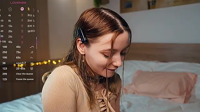 StarryMary online show from December 18, 2025, 9:07 pm