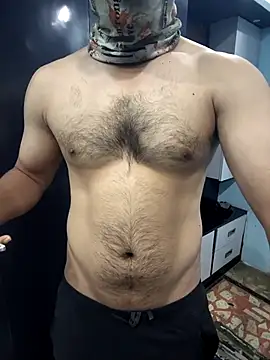 imyoungboymay online show from February 11, 2026, 8:14 am