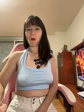 AlanaRius18 online show from December 4, 2025, 9:41 am