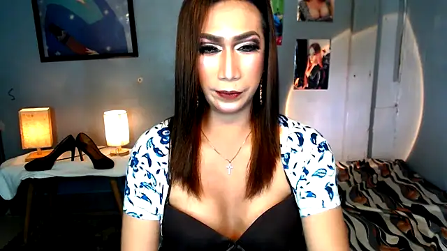 littleredbunny27 online show from March 14, 2026, 6:25 pm