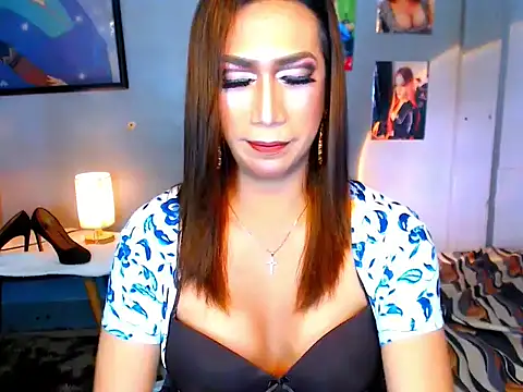 littleredbunny27 online show from January 11, 2026, 4:47 pm