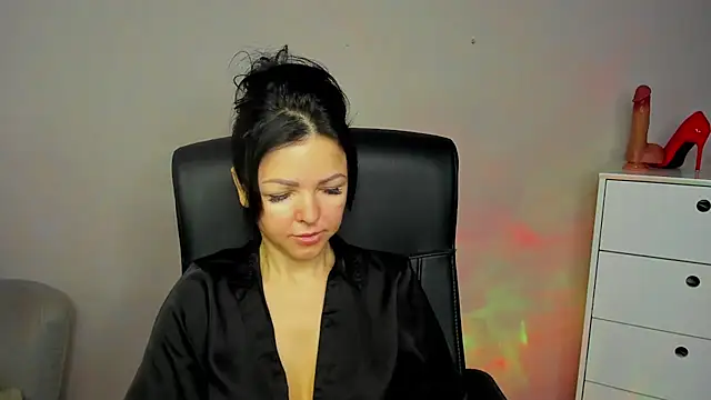 Mollybloom40 online show from December 22, 2025, 8:47 am