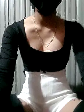 Katy68 online show from November 28, 2025, 3:01 pm