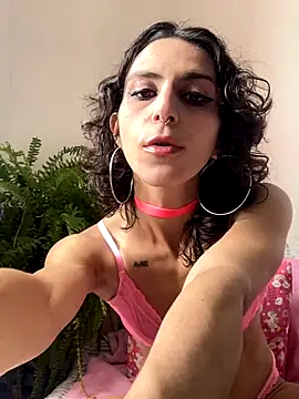 Snapshot of yvessblue chatting on November 25, 2025, 12:05 pm yvessblue online show from November 25, 2025, 12:05 pm