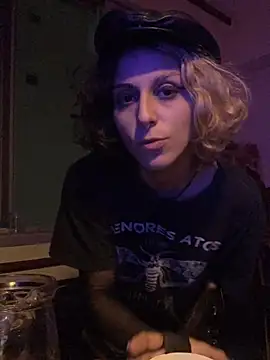 Snapshot of yvessblue chatting on February 24, 2026, 11:16 pm yvessblue online show from February 24, 2026, 11:16 pm