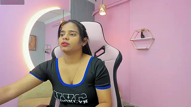 Snapshot of jazmin_lovee chatting on October 22, 2025, 10:58 am jazmin lovee online show from October 22, 2025, 10:58 am