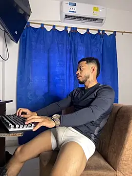 Kylian Alessandro online show from November 12, 2025, 6:34 pm