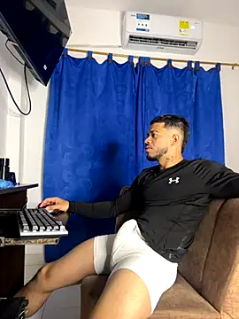 Kylian Alessandro online show from November 13, 2025, 6:39 am