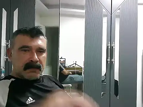 Snapshot of meroglu45 chatting on October 23, 2025, 7:01 pm meroglu45 online show from October 23, 2025, 7:01 pm