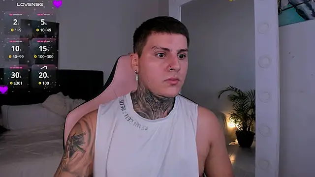 Snapshot of dirty_boy0 chatting on October 19, 2025, 9:17 pm dirty boy0 online show from October 19, 2025, 9:17 pm