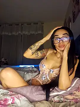 LucyMiax online show from October 24, 2025, 1:04 am