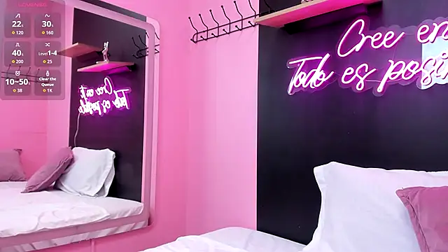 JuliethCruz  online show from December 5, 2025, 5:44 pm