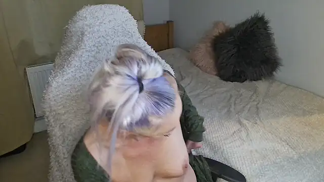 Snapshot of TheOGMiaMystique chatting on October 25, 2025, 5:13 pm TheOGMiaMystique online show from October 25, 2025, 5:13 pm