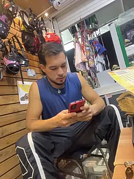 Leonardmoppet online show from December 20, 2025, 12:02 am