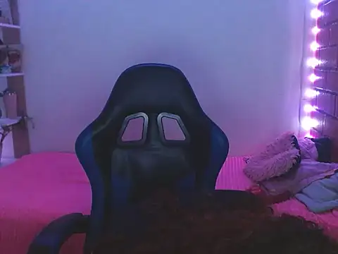 Medussa3033 online show from March 11, 2026, 6:18 am