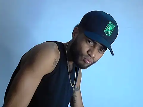 AXionX online show from December 3, 2025, 1:43 pm