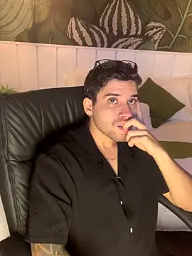 Snapshot of Mike_montoya01 chatting on October 24, 2025, 1:48 am Mike montoya01 online show from October 24, 2025, 1:48 am