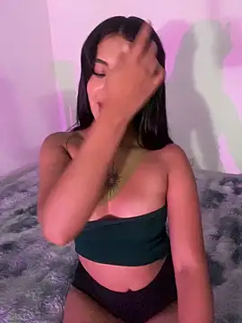 Emilux  online show from April 5, 2026, 6:14 pm