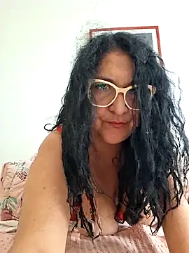 Snapshot of Caritovivi chatting on March 10, 2026, 6:34 pm Caritovivi online show from March 10, 2026, 6:34 pm