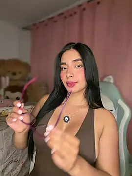 MiaSofia   online show from May 28, 2026, 1:57 am