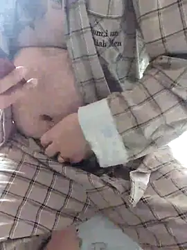 caige8888 online show from April 14, 2026, 1:10 am